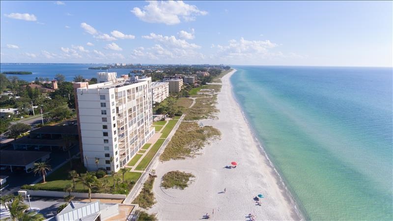 Longboat Harbour Towers